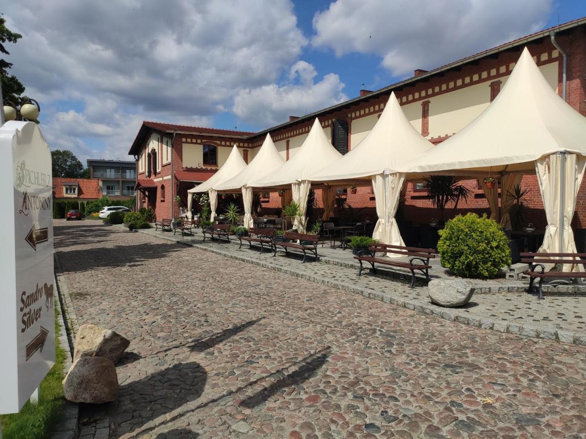 Hotel Sandro Silver & Spichlerz Antoniny Лешно Екстериор снимка