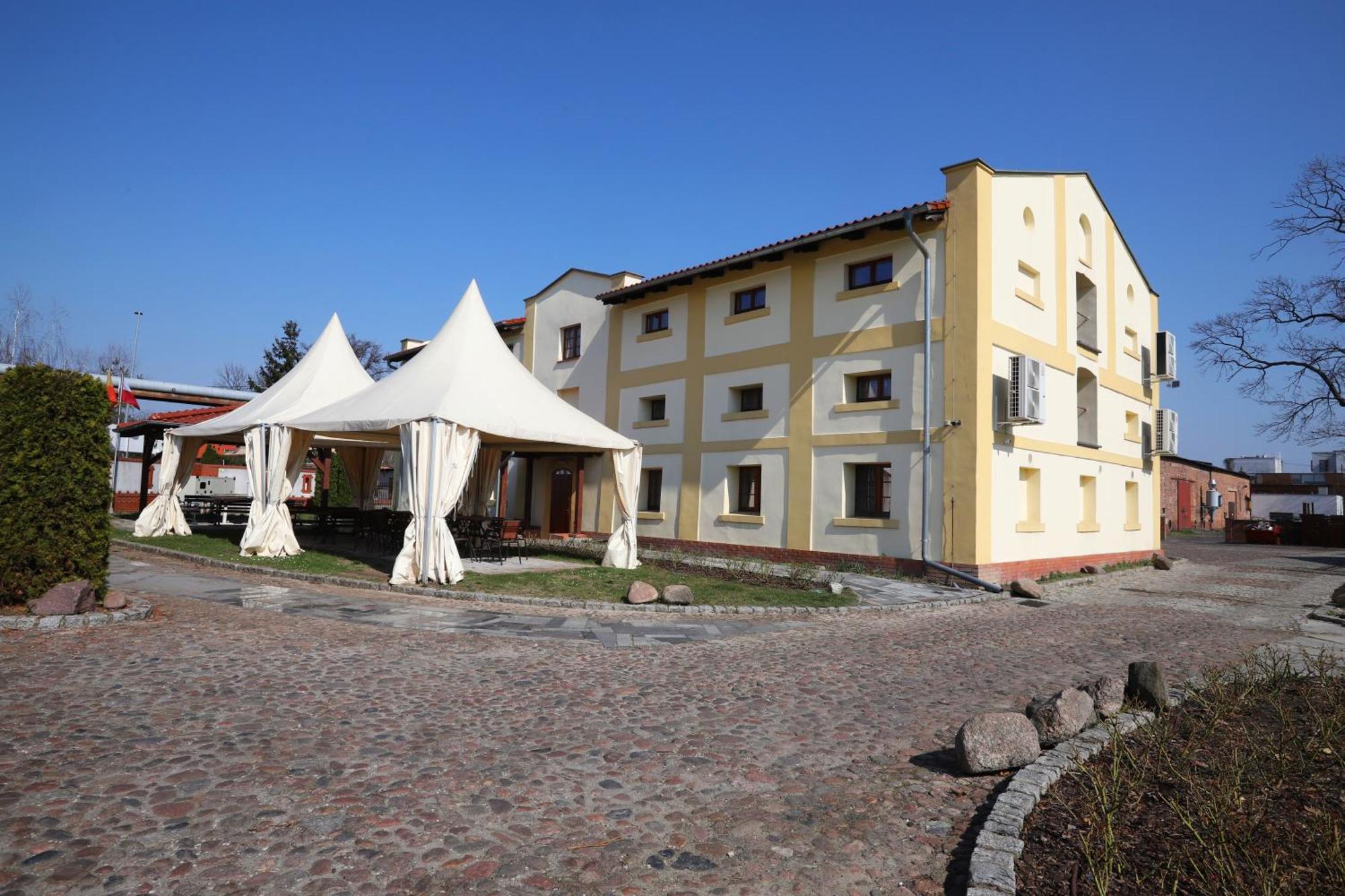 Hotel Sandro Silver & Spichlerz Antoniny Лешно Екстериор снимка