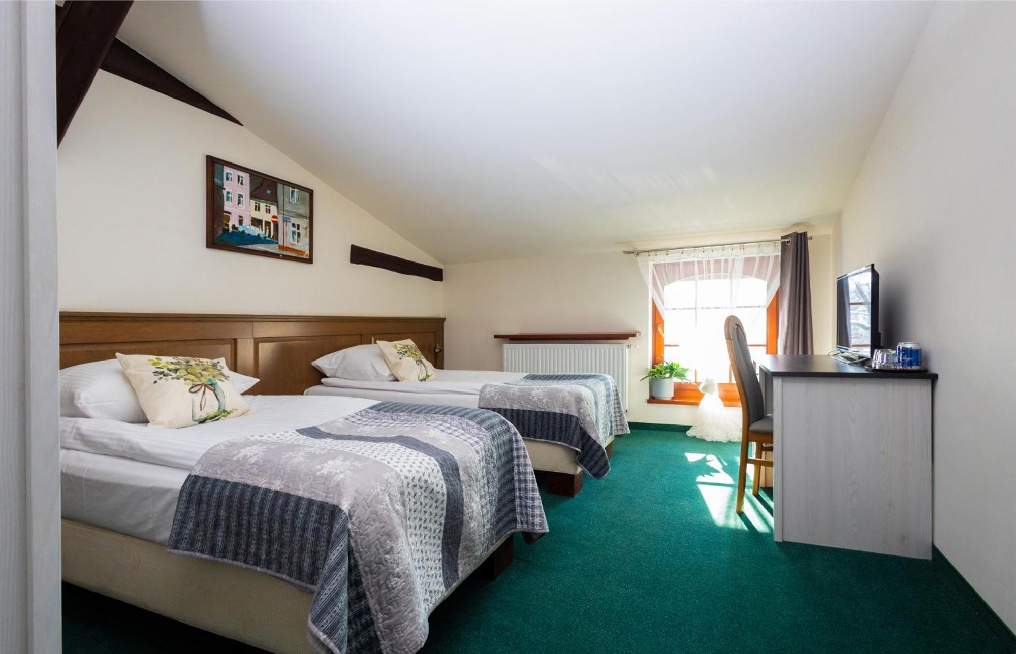 Hotel Sandro Silver & Spichlerz Antoniny Лешно Екстериор снимка