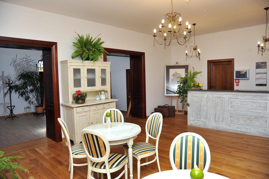 Hotel Sandro Silver & Spichlerz Antoniny Лешно Екстериор снимка