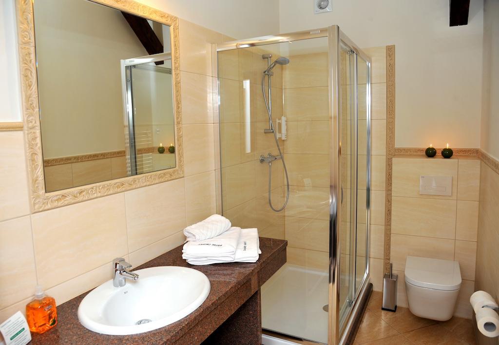 Hotel Sandro Silver & Spichlerz Antoniny Лешно Екстериор снимка